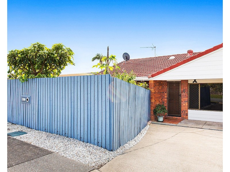 1/1A Brookside Road, Labrador QLD 4215