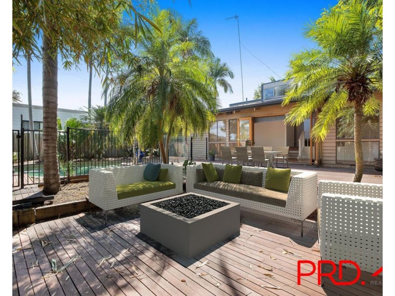 8 Warrawee Avenue, Ashmore QLD 4214