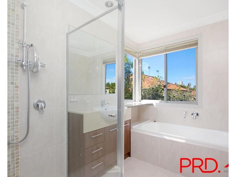 2/236 Queen Street, Southport QLD 4215