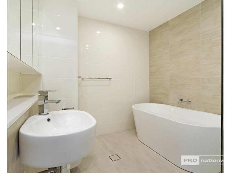 5511/2 Como Crescent, Southport QLD 4215