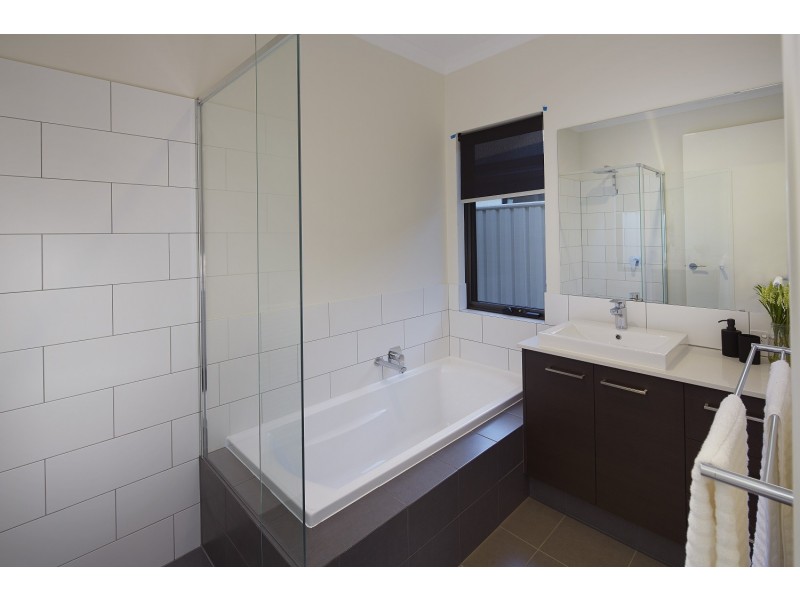 Seville Grove WA 6112