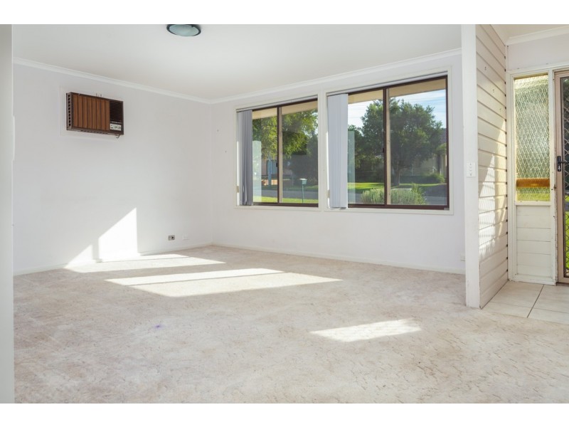 21 Cook Avenue, Surf Beach NSW 2536