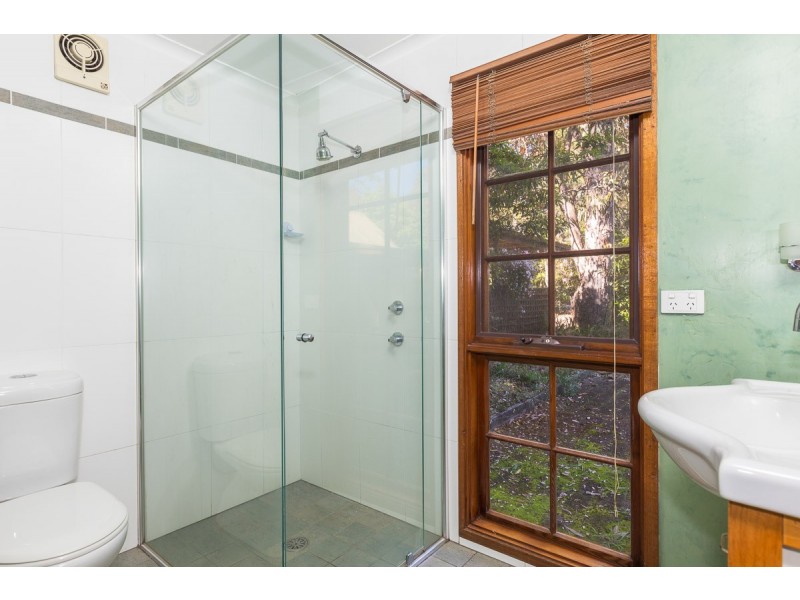 8 River Road, Mossy Point NSW 2537