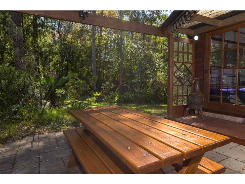 8 River Road, Mossy Point NSW 2537