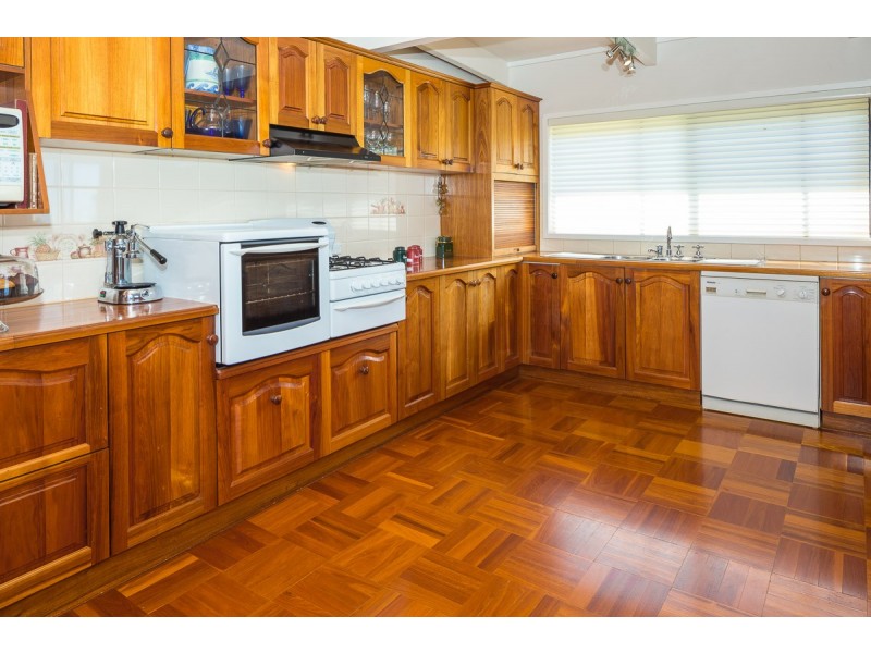 84 Annetts Parade, Mossy Point NSW 2537