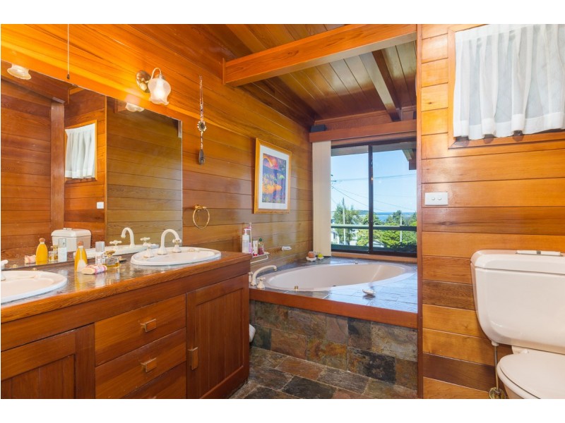 84 Annetts Parade, Mossy Point NSW 2537