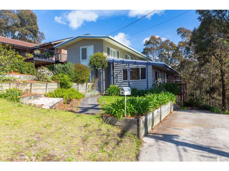 27 Hazel Road, Moruya Heads NSW 2537