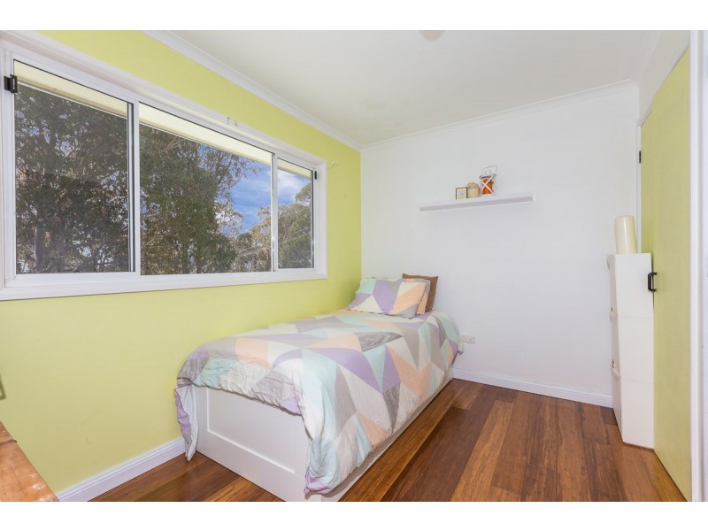 27 Hazel Road, Moruya Heads NSW 2537
