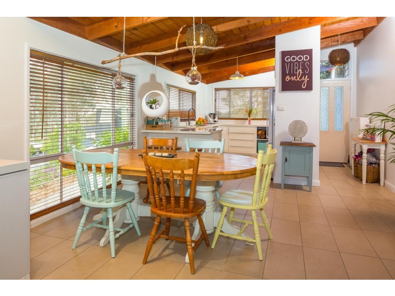 27 Hazel Road, Moruya Heads NSW 2537
