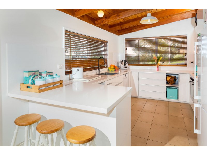 27 Hazel Road, Moruya Heads NSW 2537