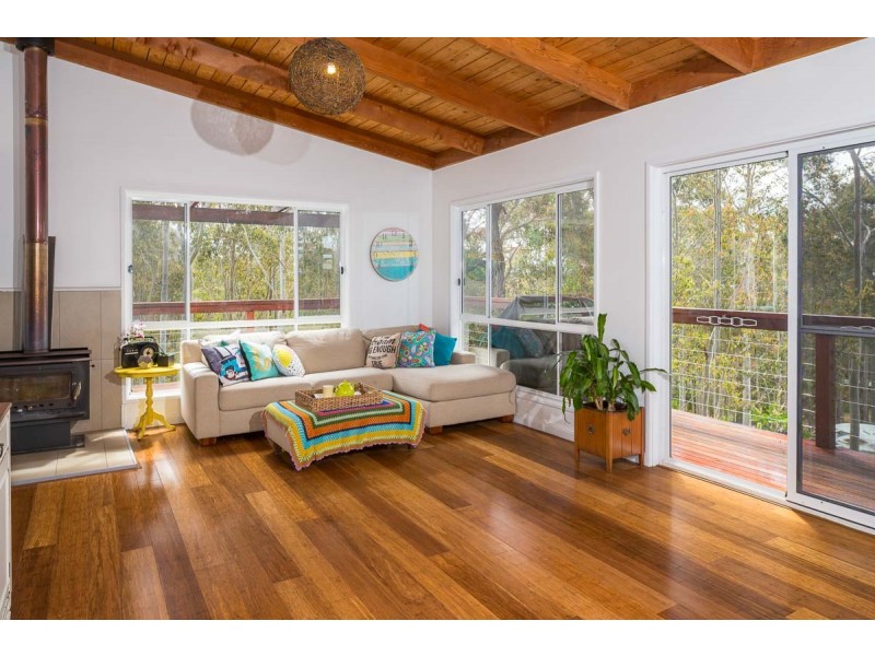 27 Hazel Road, Moruya Heads NSW 2537
