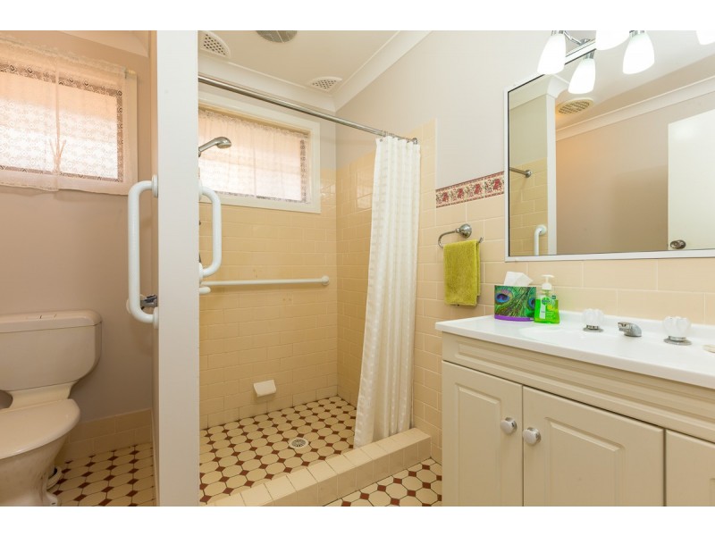 10 Iluka Avenue, Malua Bay NSW 2536