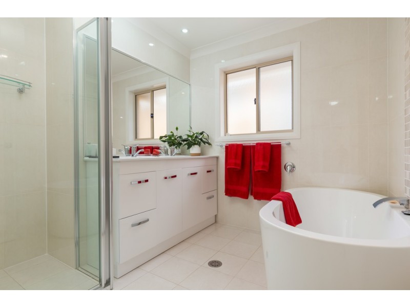 1A Honeyeater Place, Malua Bay NSW 2536