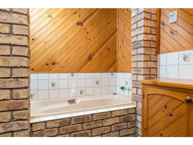55 Eric Fenning Drive, Surf Beach NSW 2536