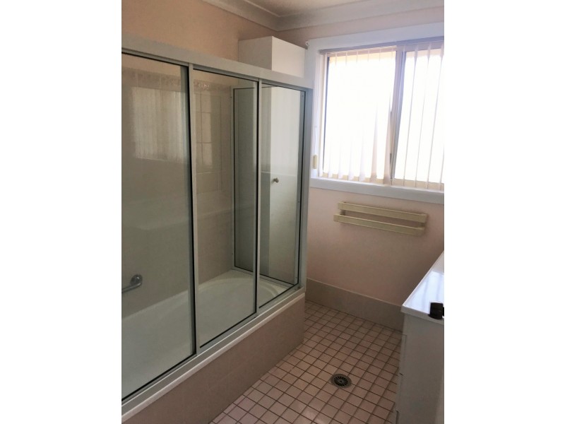 52 Bergalia Street, Moruya NSW 2537