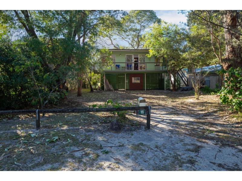 16 Broulee Road, Broulee NSW 2537