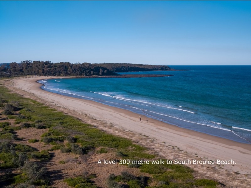 16 Broulee Road, Broulee NSW 2537
