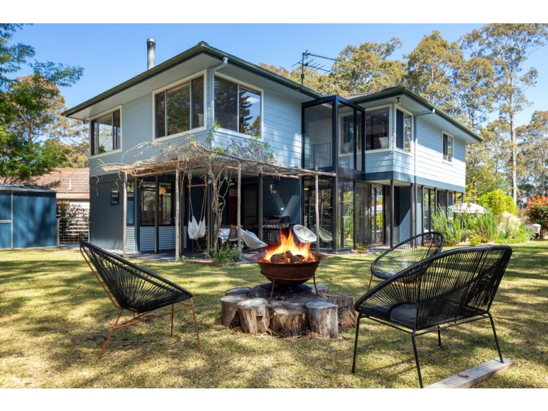 16 Annetts Parade (Sale), Mossy Point NSW 2537