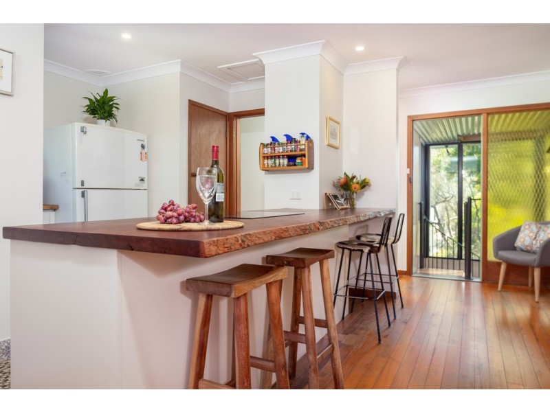 16 Annetts Parade (Sale), Mossy Point NSW 2537
