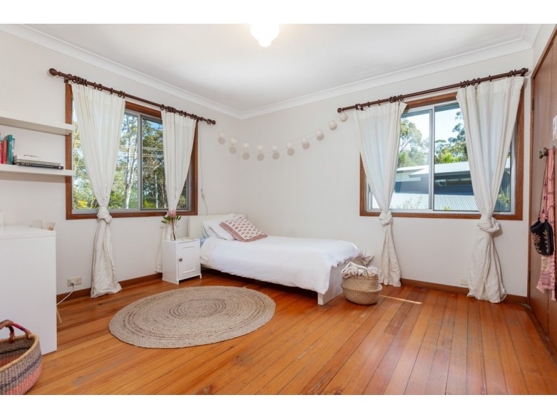 16 Annetts Parade (Sale), Mossy Point NSW 2537