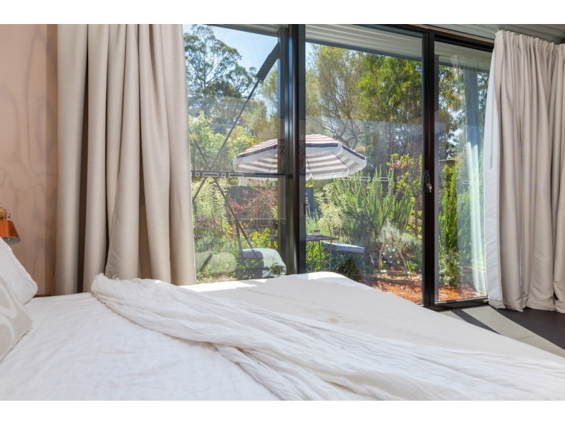 16 Annetts Parade (Sale), Mossy Point NSW 2537