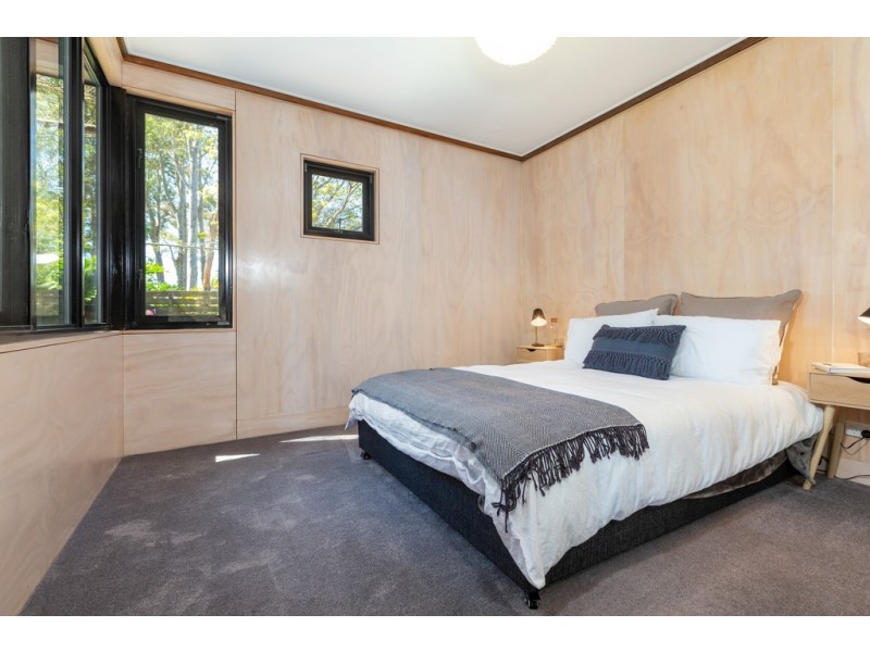 16 Annetts Parade (Sale), Mossy Point NSW 2537