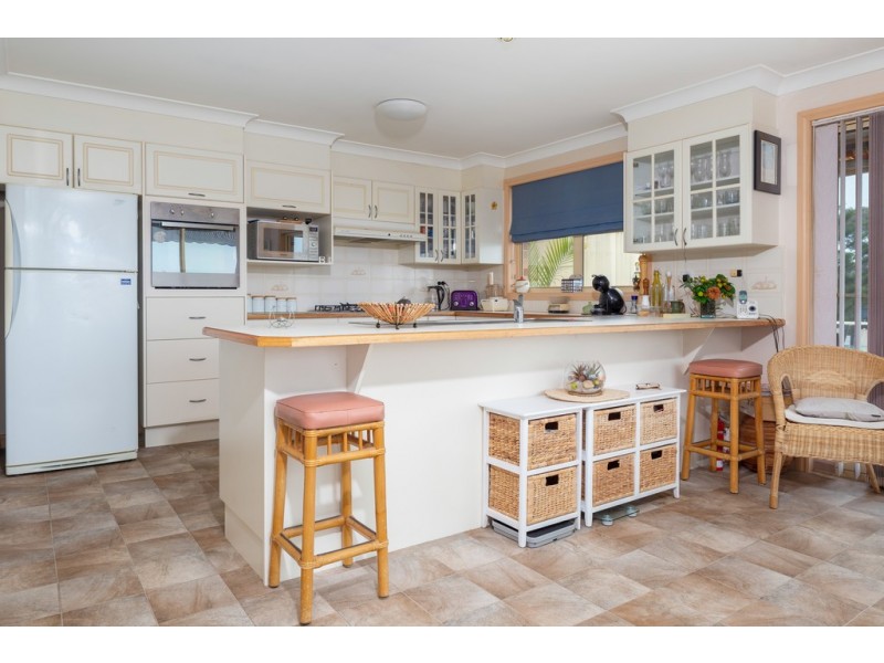 4 Yugura Street, Malua Bay NSW 2536