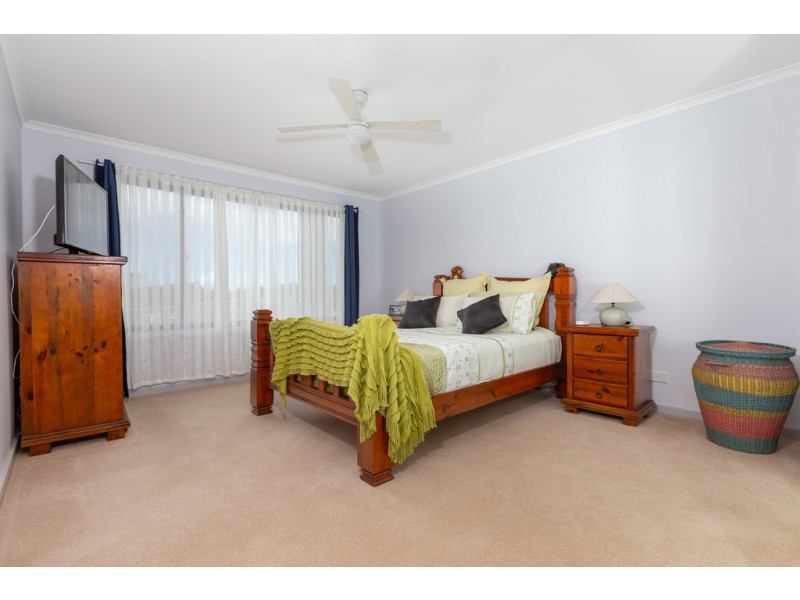 8 Swan Ridge Place, Moruya NSW 2537