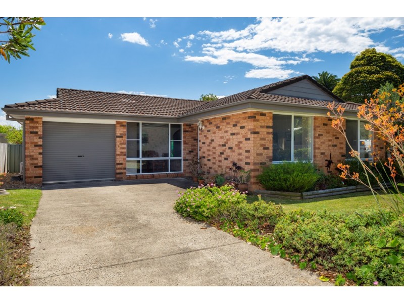 9 Deakin Parade, Tomakin NSW 2537