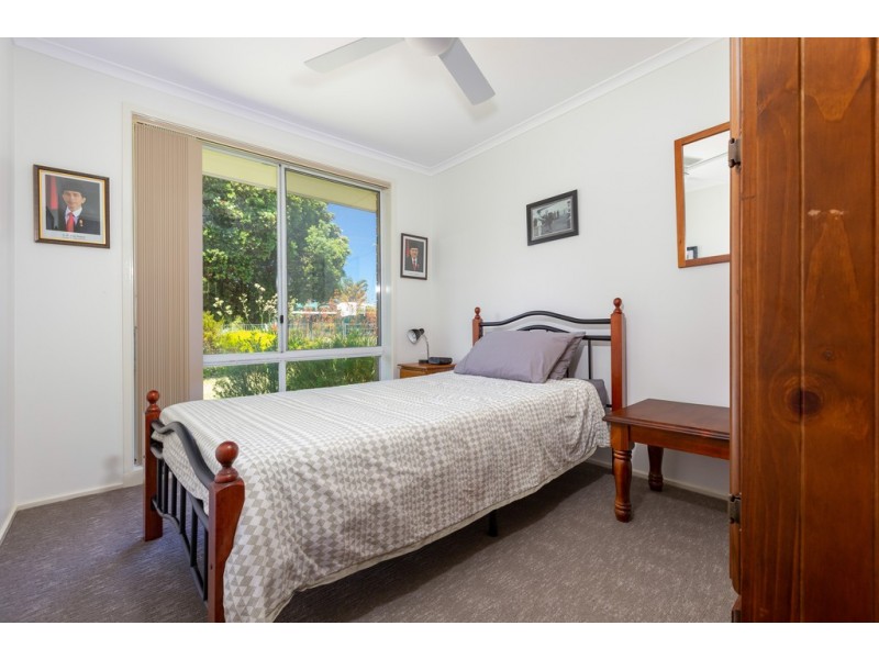 9 Deakin Parade, Tomakin NSW 2537