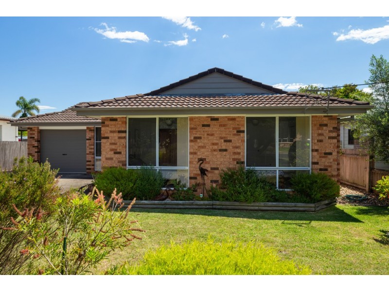 9 Deakin Parade, Tomakin NSW 2537