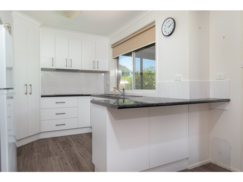 9 Deakin Parade, Tomakin NSW 2537