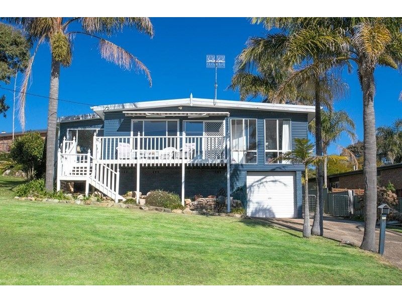 11 Iluka Avenue, Malua Bay NSW 2536