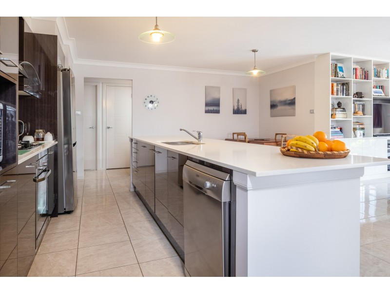9 Griffiths Run, Broulee NSW 2537
