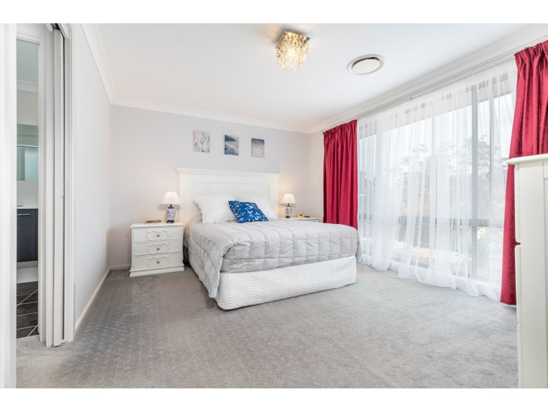 9 Griffiths Run, Broulee NSW 2537