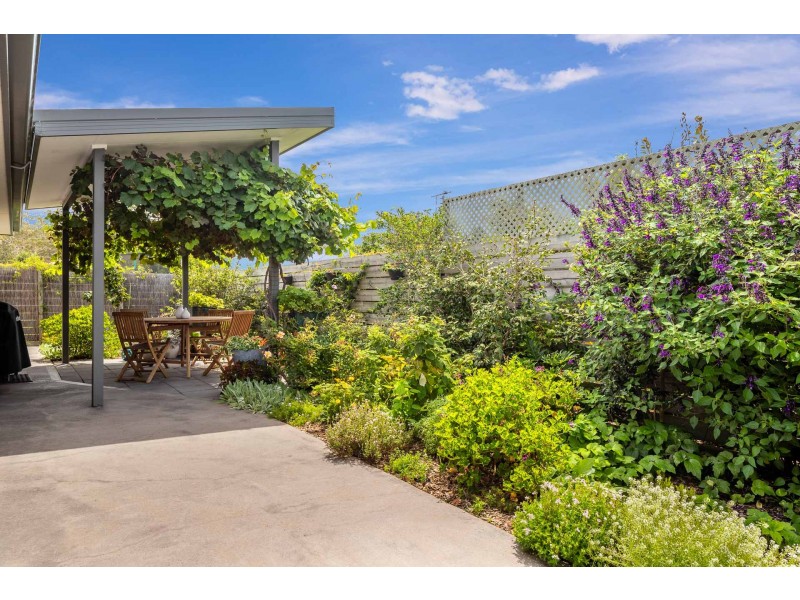 9 Griffiths Run, Broulee NSW 2537