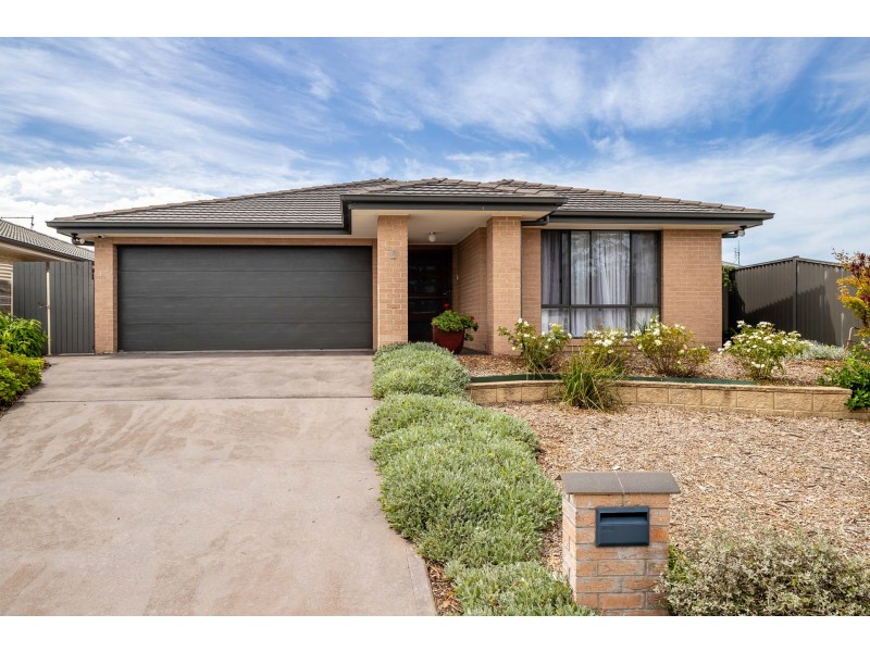 9 Griffiths Run, Broulee NSW 2537