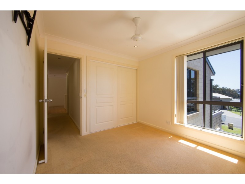 7 Cox Place, Sunshine Bay NSW 2536