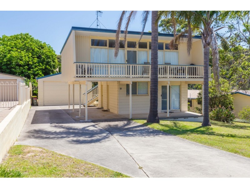5 Waroo Crescent, Malua Bay NSW 2536