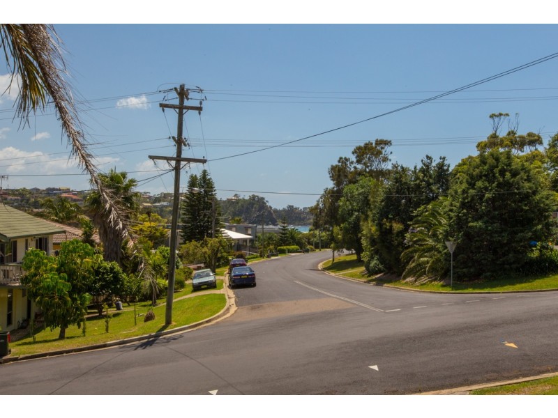 5 Waroo Crescent, Malua Bay NSW 2536