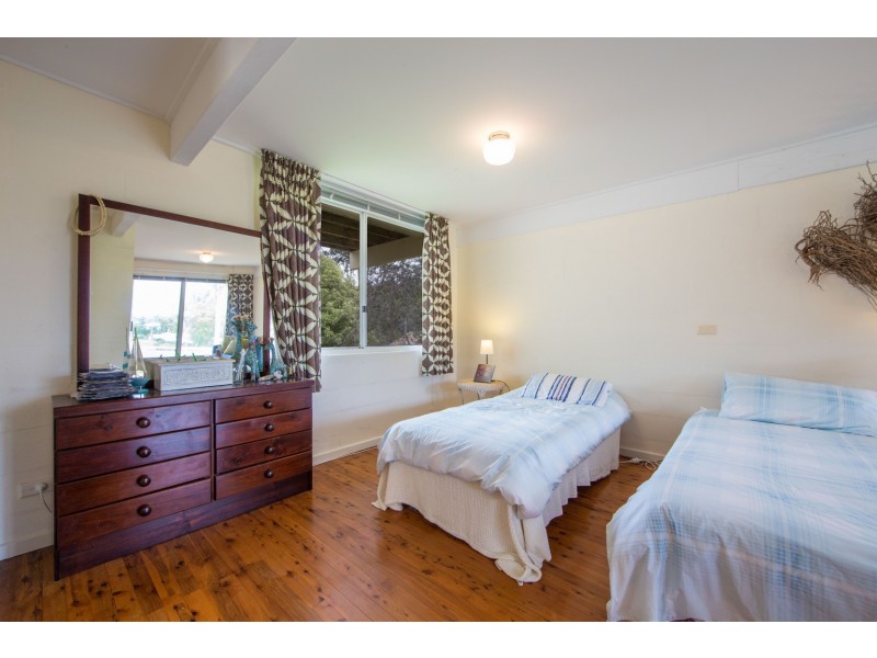 5 Waroo Crescent, Malua Bay NSW 2536