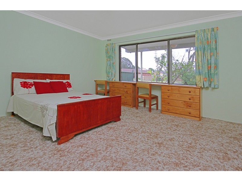 13 Larmer Close, Broulee NSW 2537