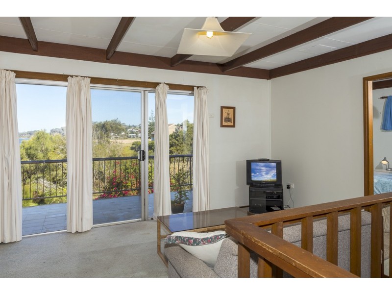 31 Tallawang Avenue, Malua Bay NSW 2536