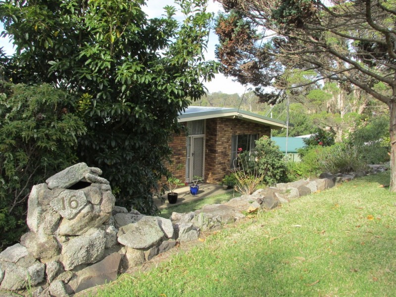 16 Gundary Street, Moruya NSW 2537