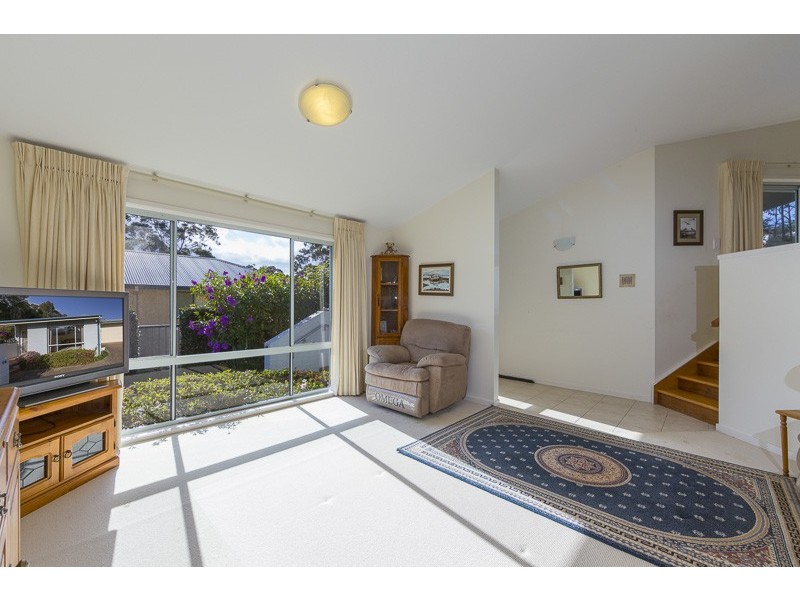 4b Rosemary Close, Malua Bay NSW 2536