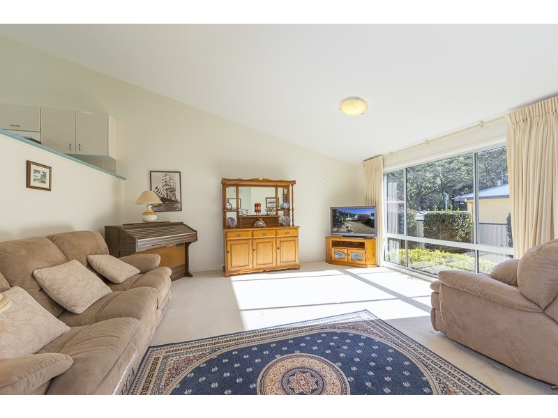 4b Rosemary Close, Malua Bay NSW 2536