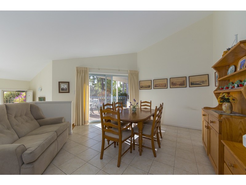 4b Rosemary Close, Malua Bay NSW 2536