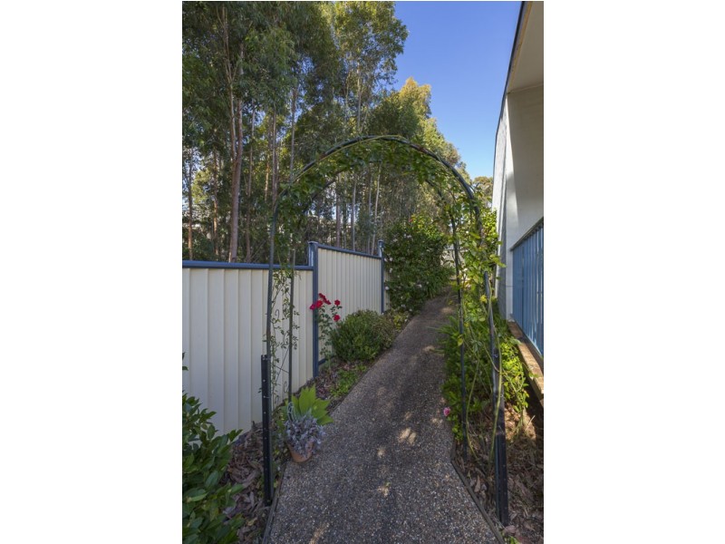 4b Rosemary Close, Malua Bay NSW 2536