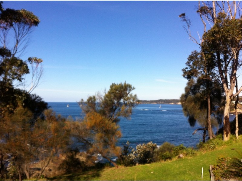 35 Burrawang Crescent, Sunshine Bay NSW 2536