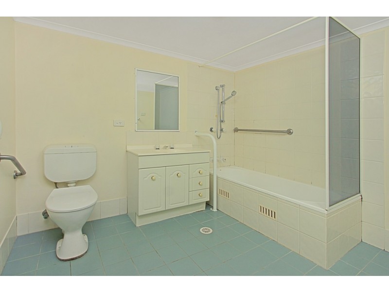 4/15 Eric Fenning Drive, Surf Beach NSW 2536